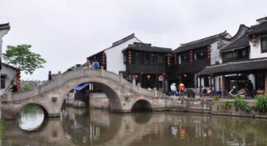 逃出灰绿房